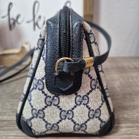 Gucci Vintage Crosbody Bag In Great Condition, 100% Authentic - Picture 8 of 11
